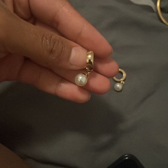 Gold pearl Huggies loops - Picture 4 of 8